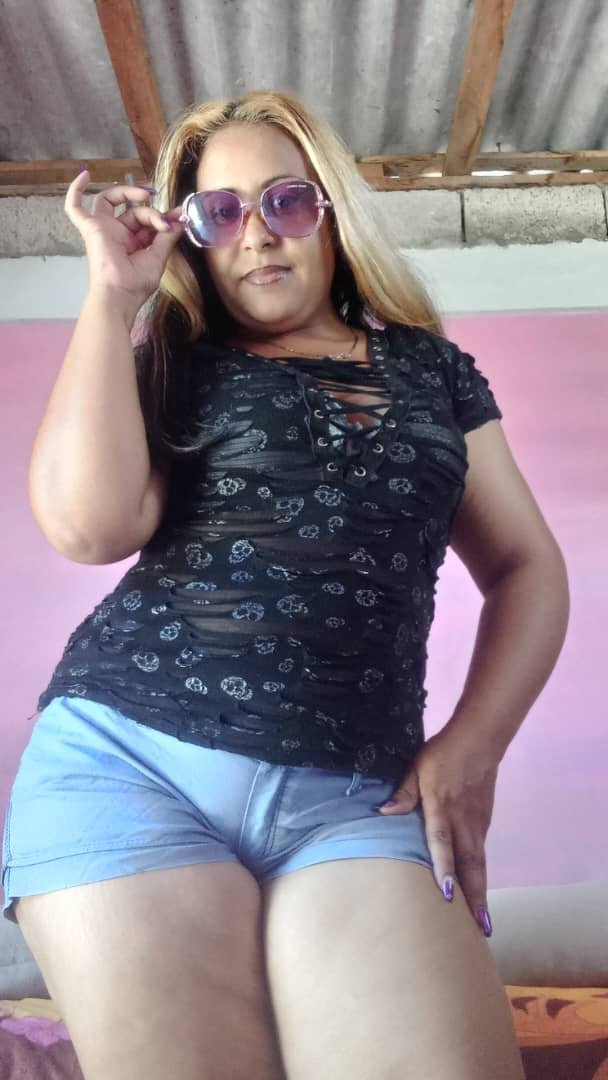 Chubby hot #AjwJnAbM