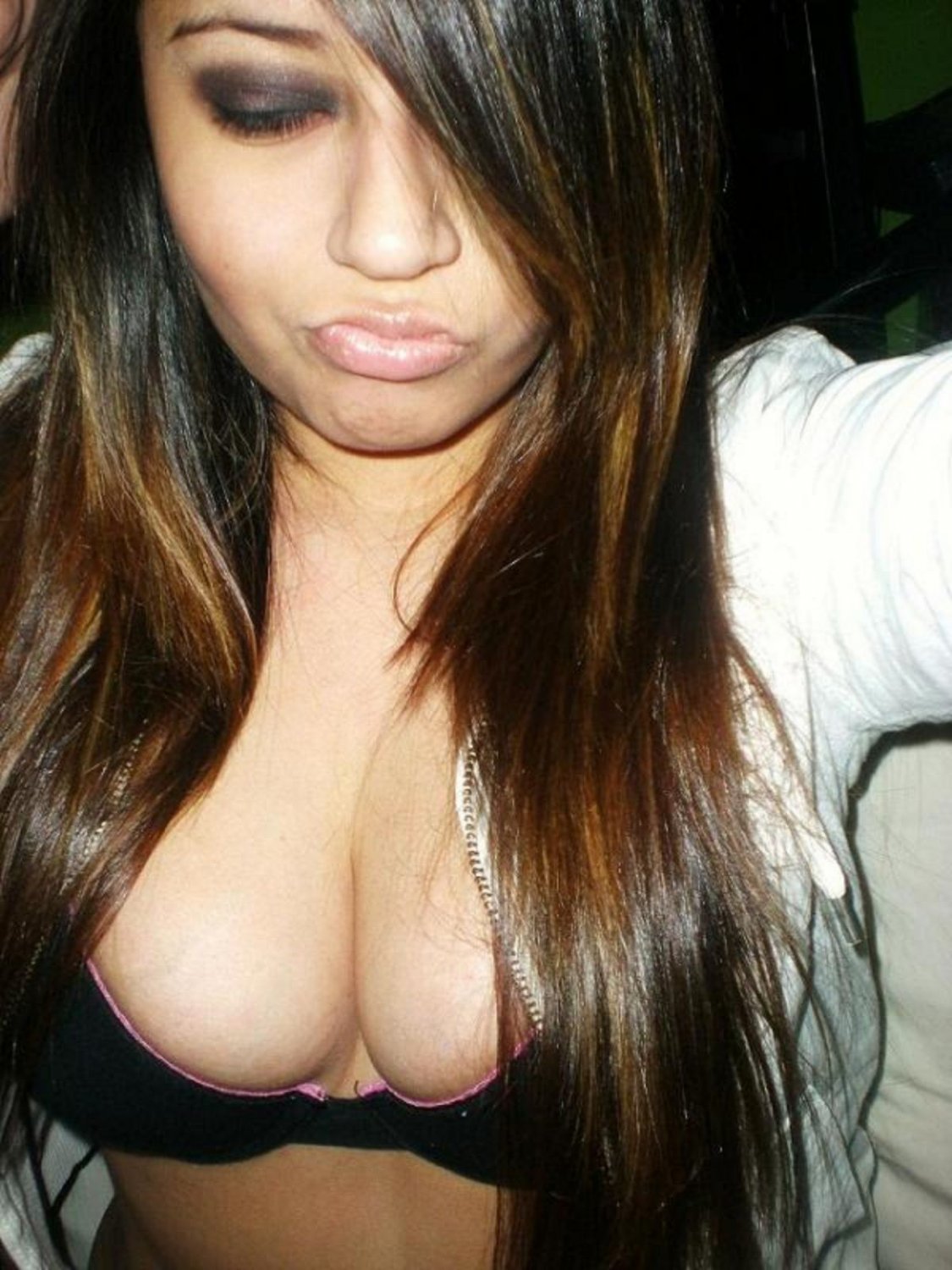 Got from a cuck from his wife he didn't listen so she's free to see his kik is on the last picture #EtjM4dbD
