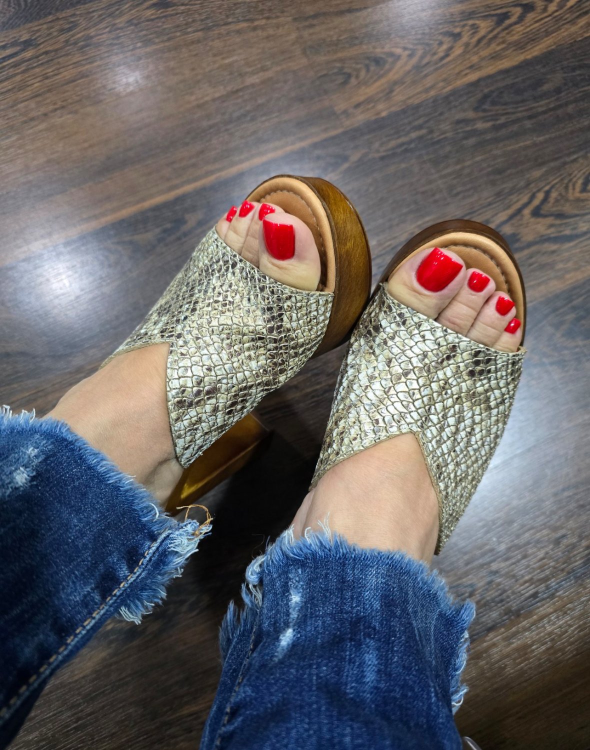 Mature hotwife Toes #r2FAI5xj